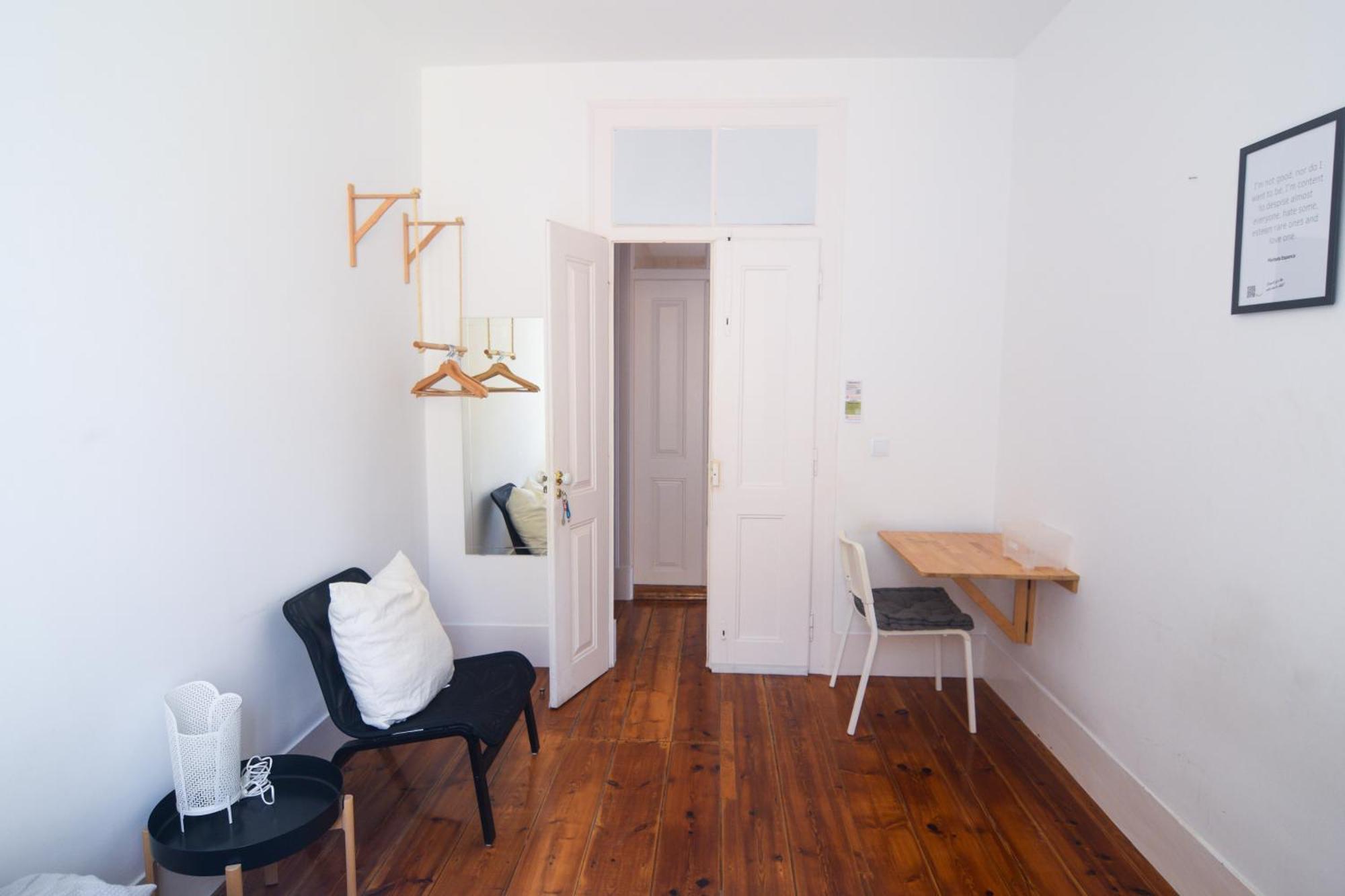Embassy Arriaga Private Elegance Rooms In Stylish Shared Apartment Lisbon Exterior photo