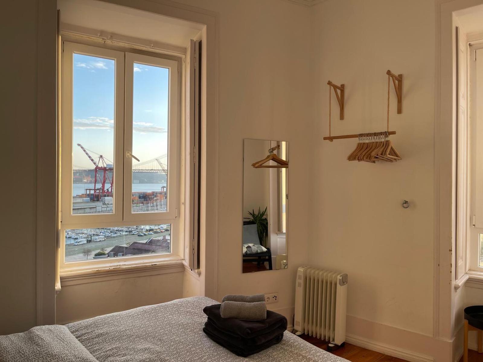Embassy Arriaga Private Elegance Rooms In Stylish Shared Apartment Lisbon Exterior photo