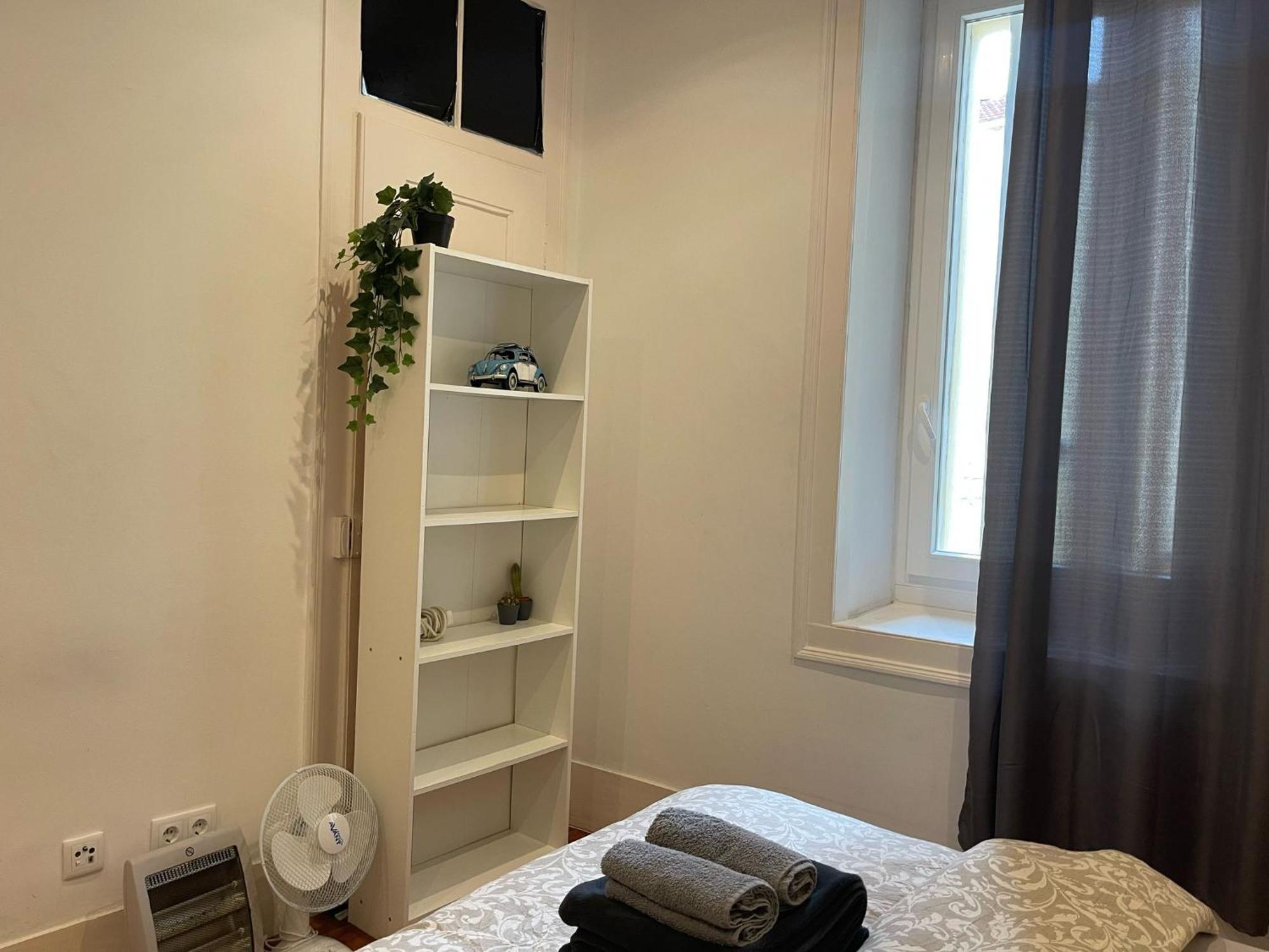 Embassy Arriaga Private Elegance Rooms In Stylish Shared Apartment Lisbon Exterior photo
