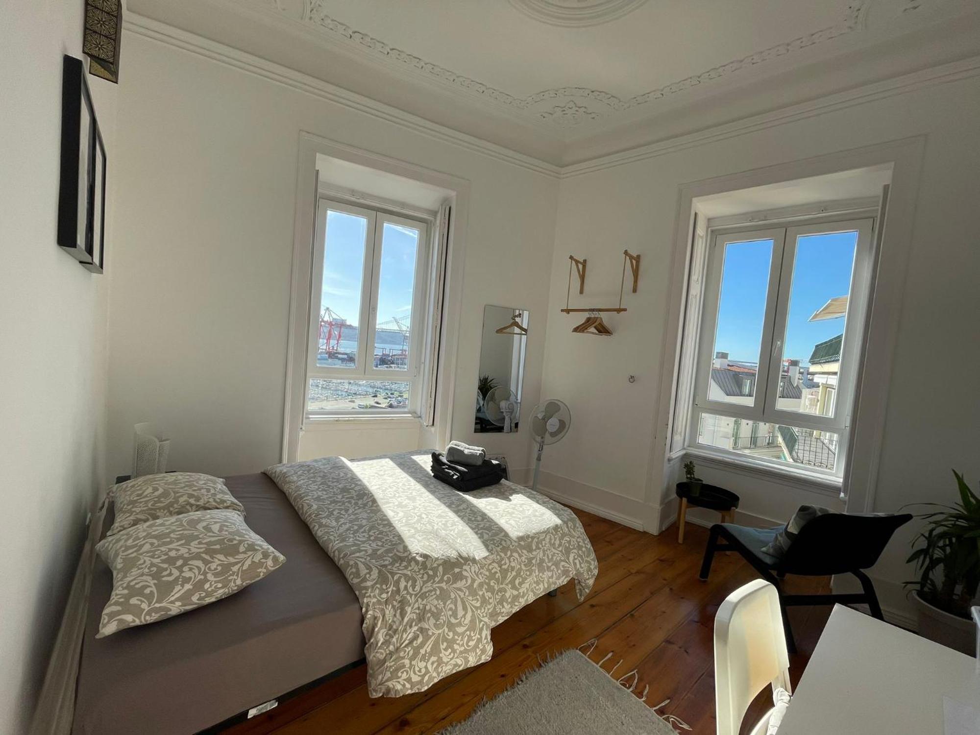 Embassy Arriaga Private Elegance Rooms In Stylish Shared Apartment Lisbon Exterior photo