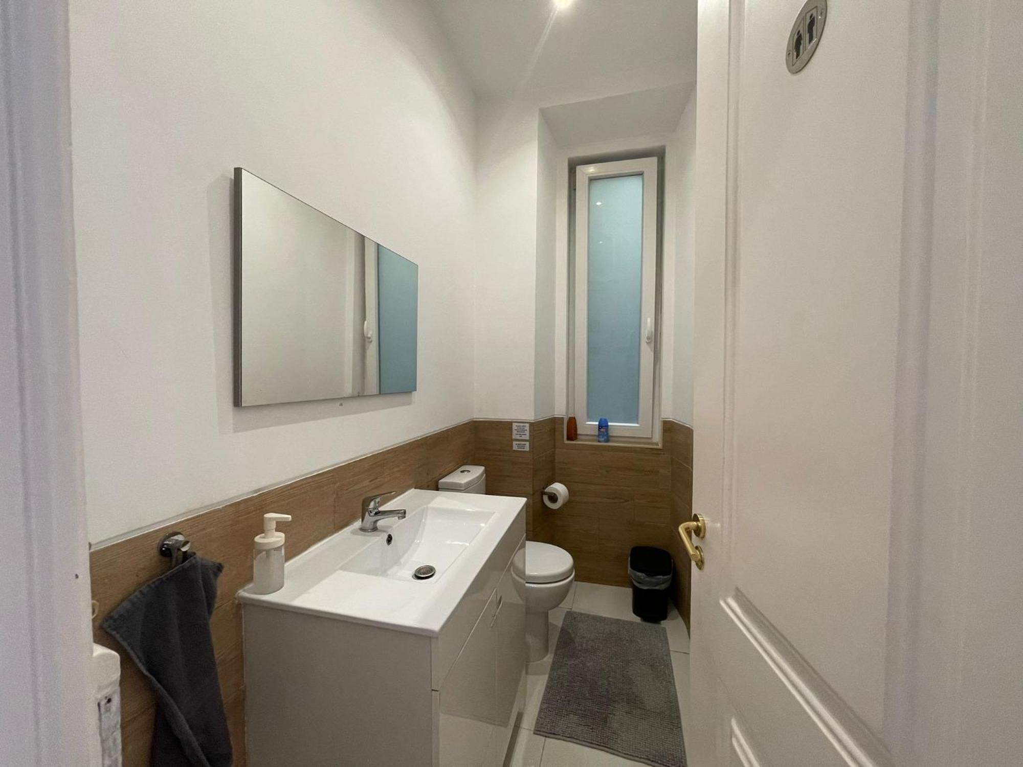 Embassy Arriaga Private Elegance Rooms In Stylish Shared Apartment Lisbon Exterior photo