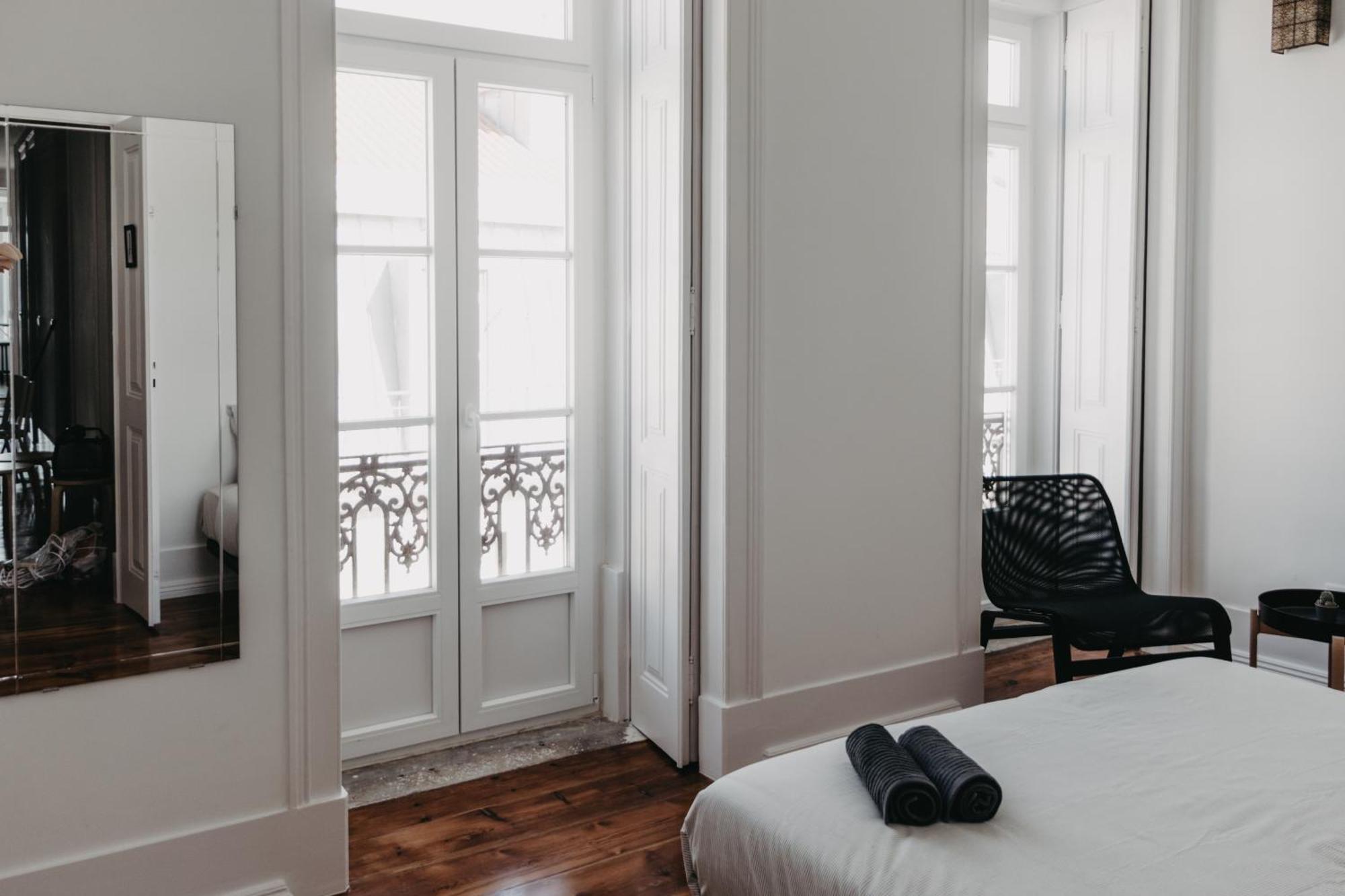 Embassy Arriaga Private Elegance Rooms In Stylish Shared Apartment Lisbon Exterior photo